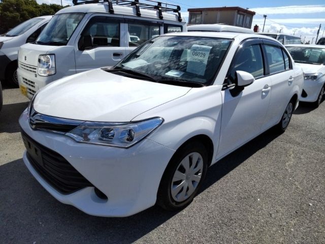 6029 Toyota Corolla axio NRE161 2015 г. (LUM Kobe Nyusatsu)